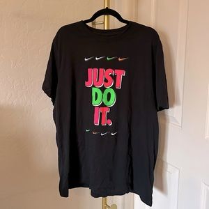 Men's Nike neon logo t-shirt